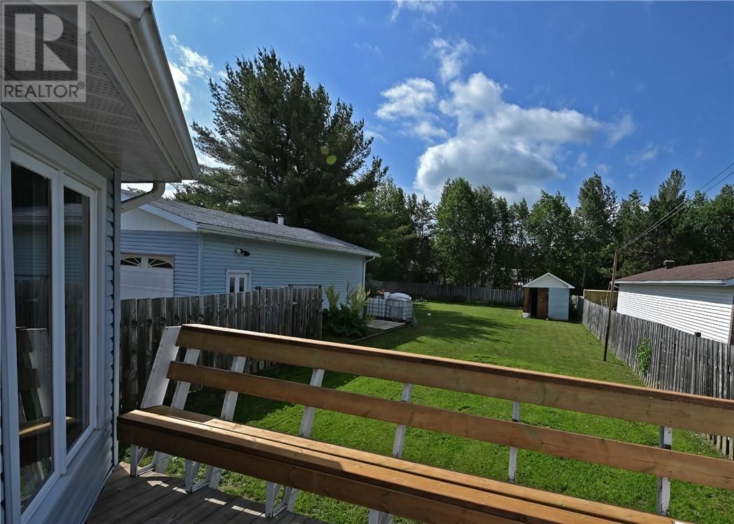 251 LAURETTE STREET Image 27