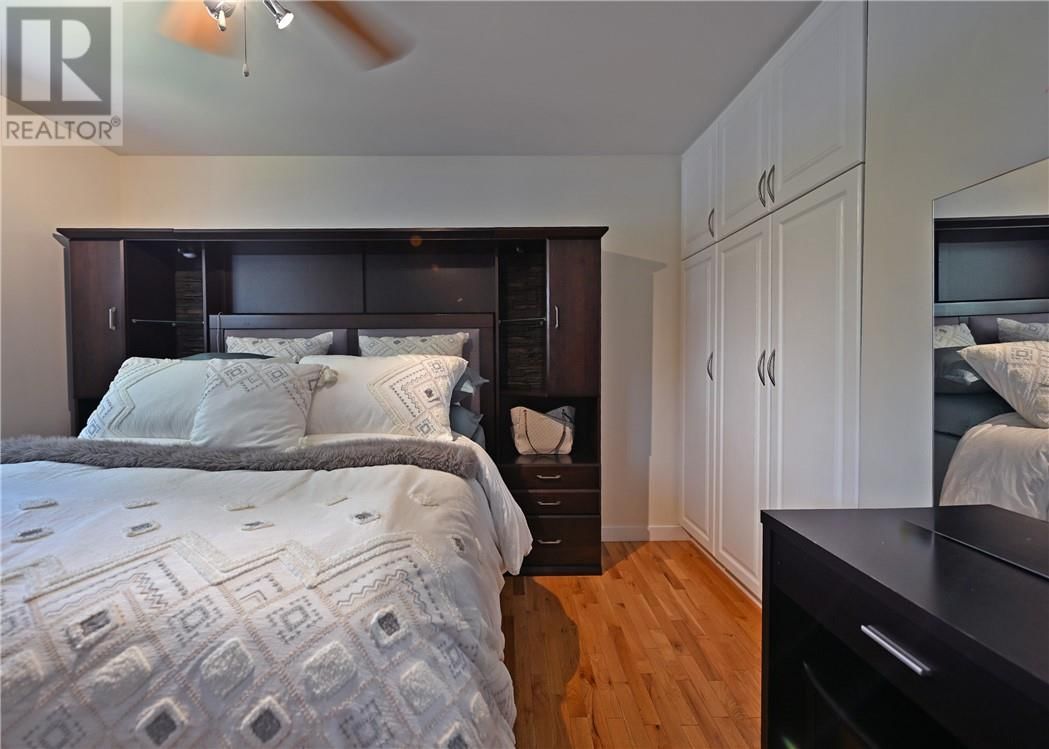 251 LAURETTE STREET Image 28