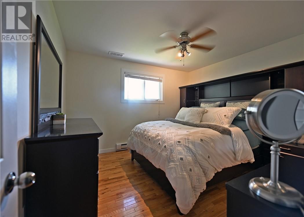 251 LAURETTE STREET Image 29