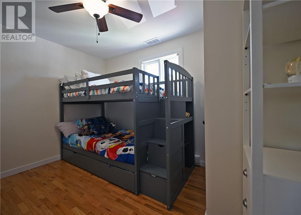251 LAURETTE STREET Image 30