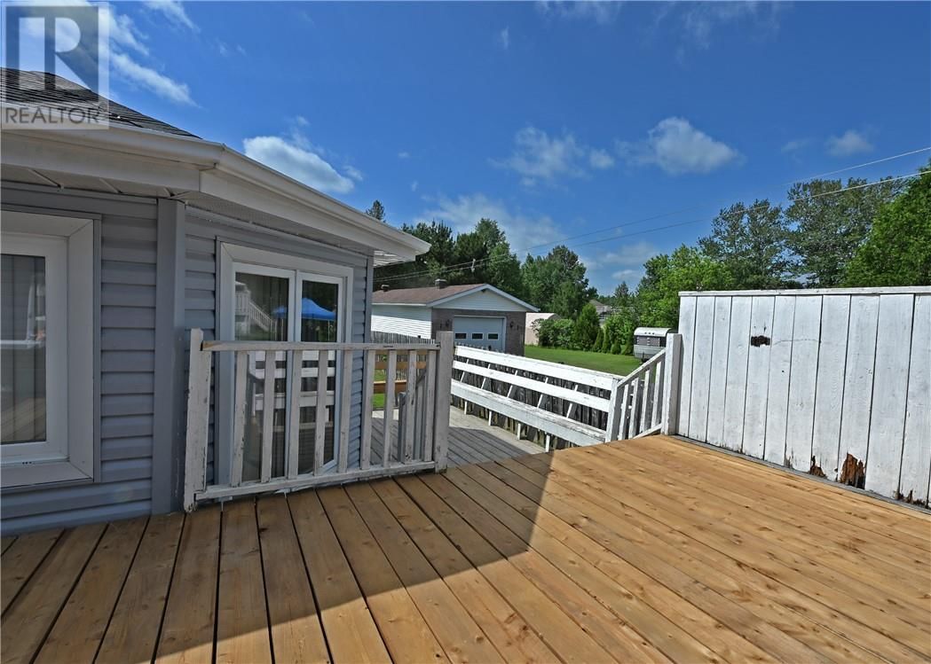 251 LAURETTE STREET Image 5
