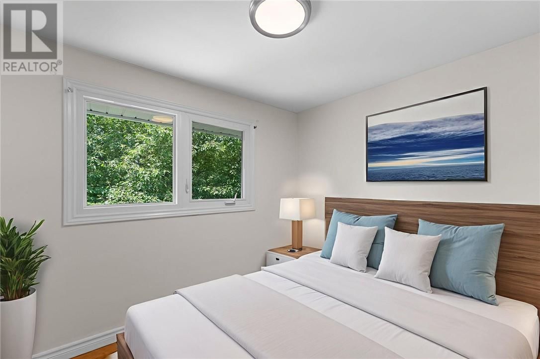 1058 BEAUMONT AVENUE Image 30