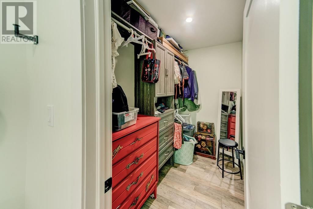 264 LAKEVIEW DRIVE Image 26