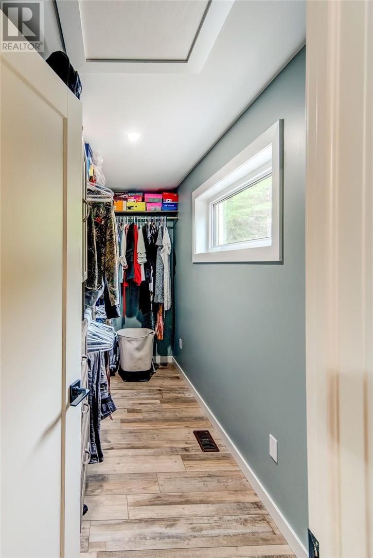 264 LAKEVIEW DRIVE Image 35