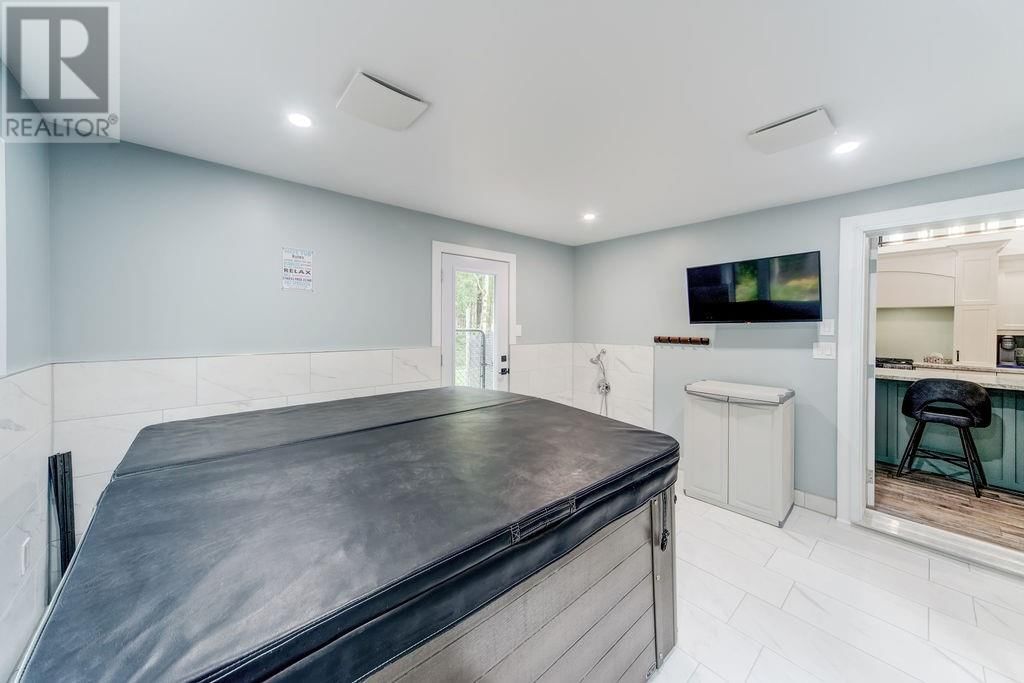 264 LAKEVIEW DRIVE Image 40