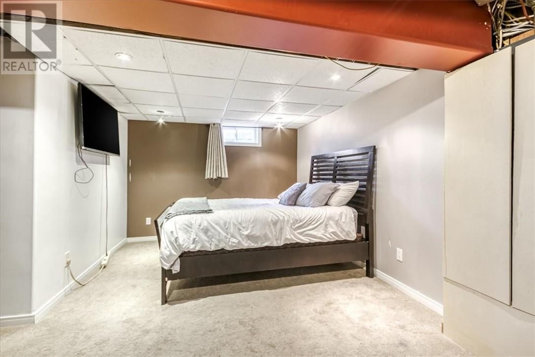 1004 DUBLIN STREET Image 24