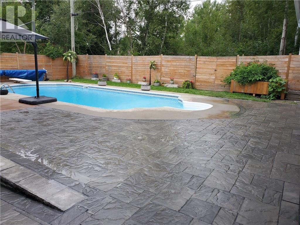 1004 DUBLIN STREET Image 25