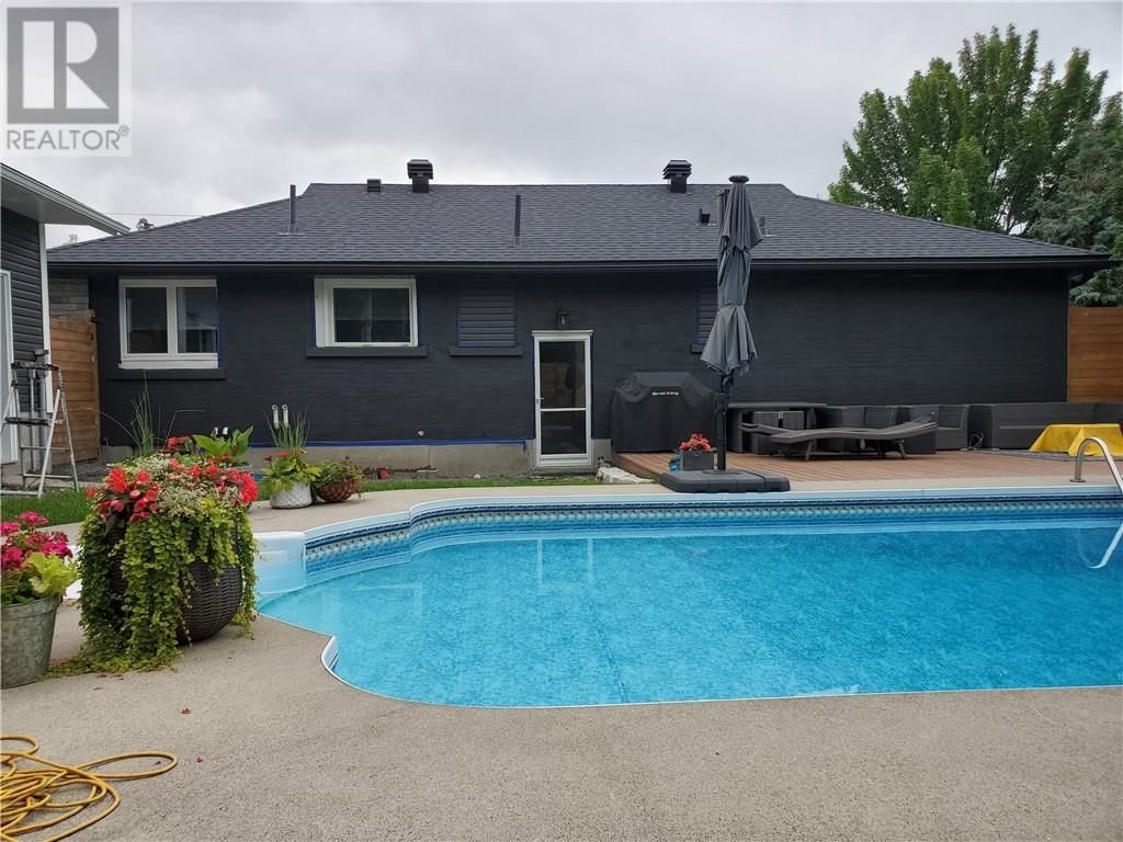 1004 DUBLIN STREET Image 26