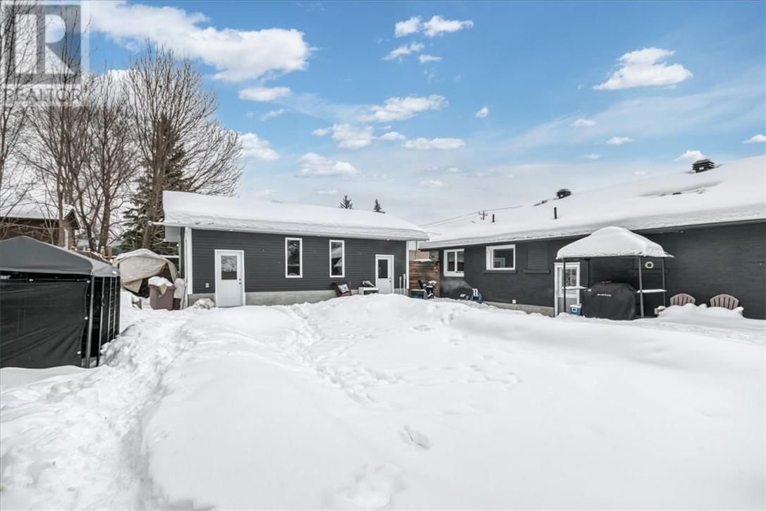 1004 DUBLIN STREET Image 29