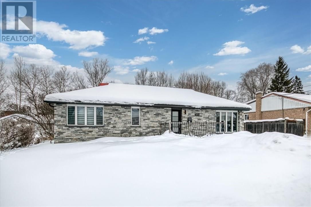 1004 DUBLIN STREET Image 31