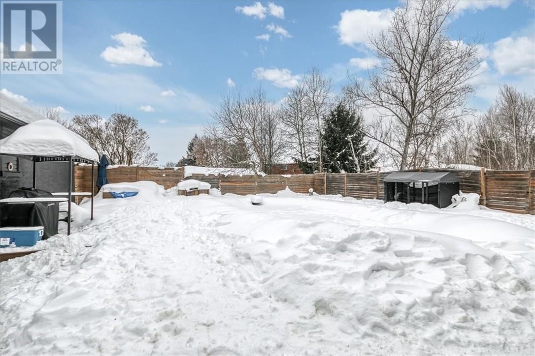 1004 DUBLIN STREET Image 33