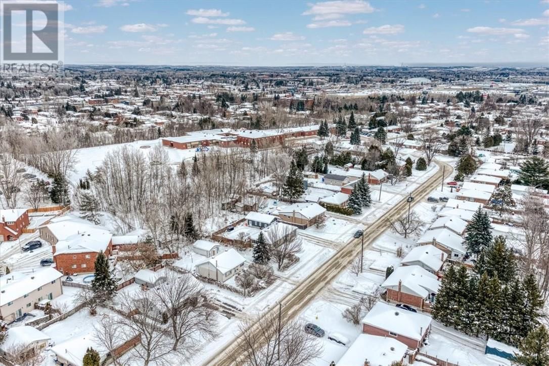 1004 DUBLIN STREET Image 36