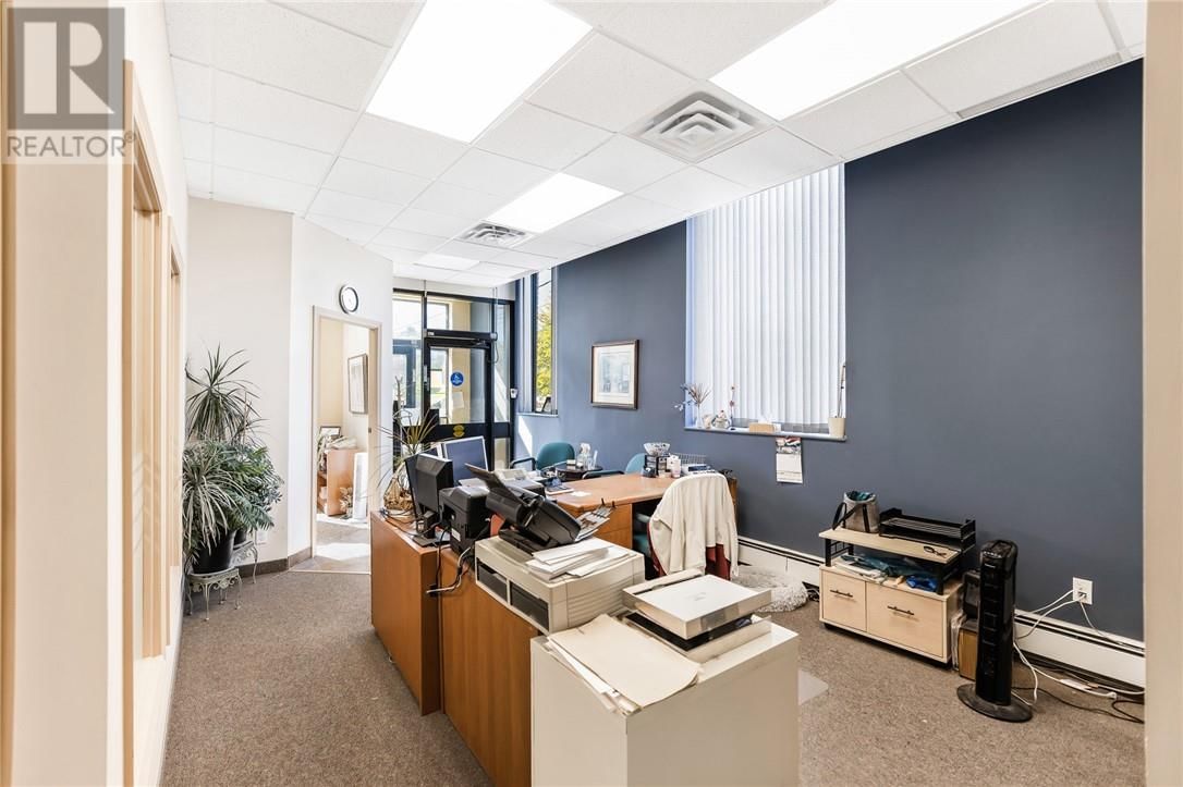 402 FROOD ROAD Image 12