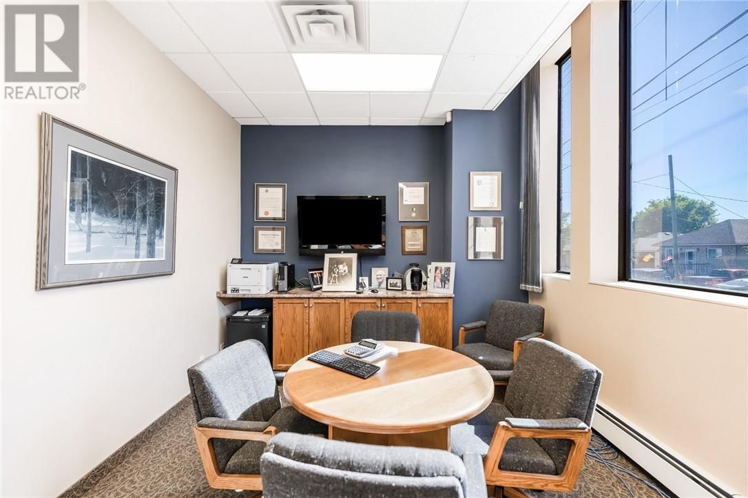 402 FROOD ROAD Image 15