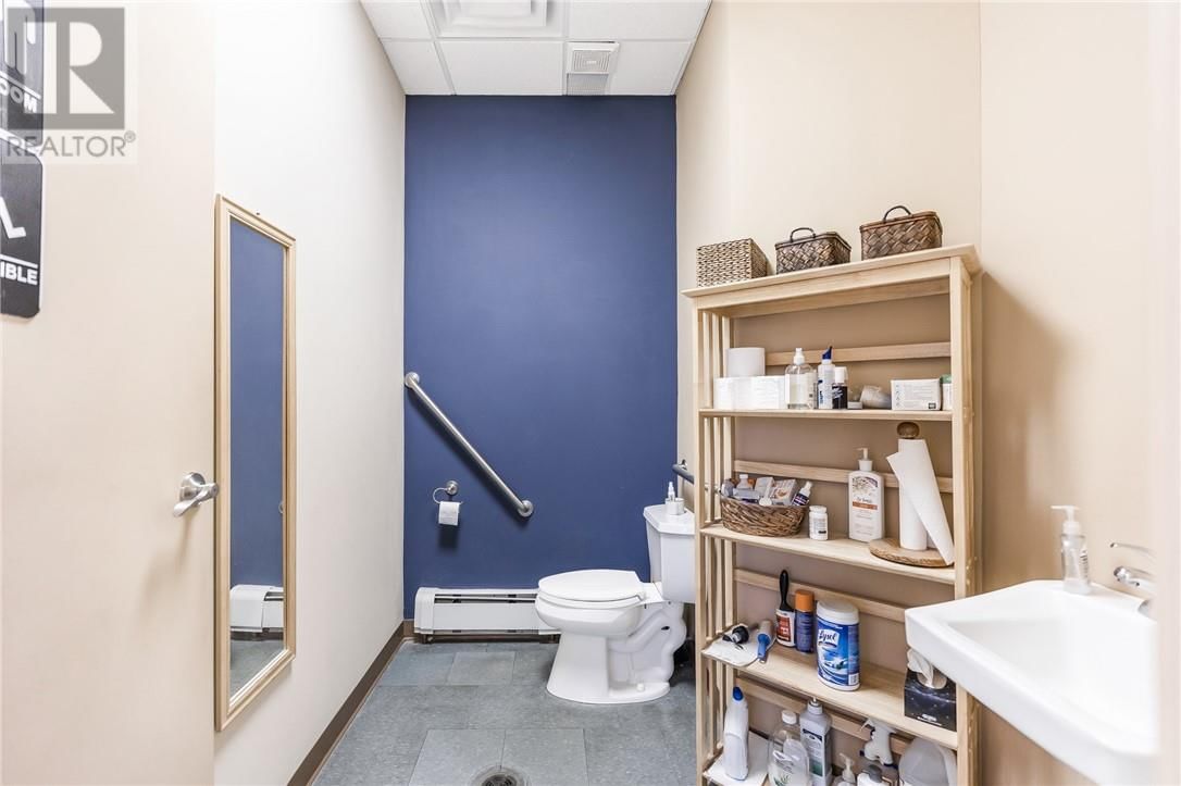 402 FROOD ROAD Image 25