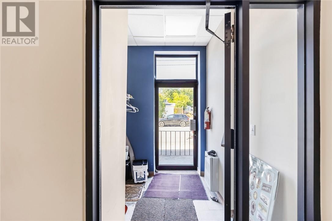 402 FROOD ROAD Image 28