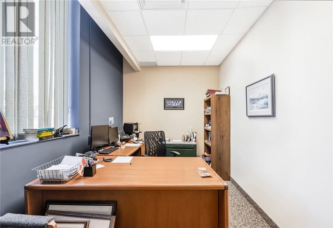 402 FROOD ROAD Image 32