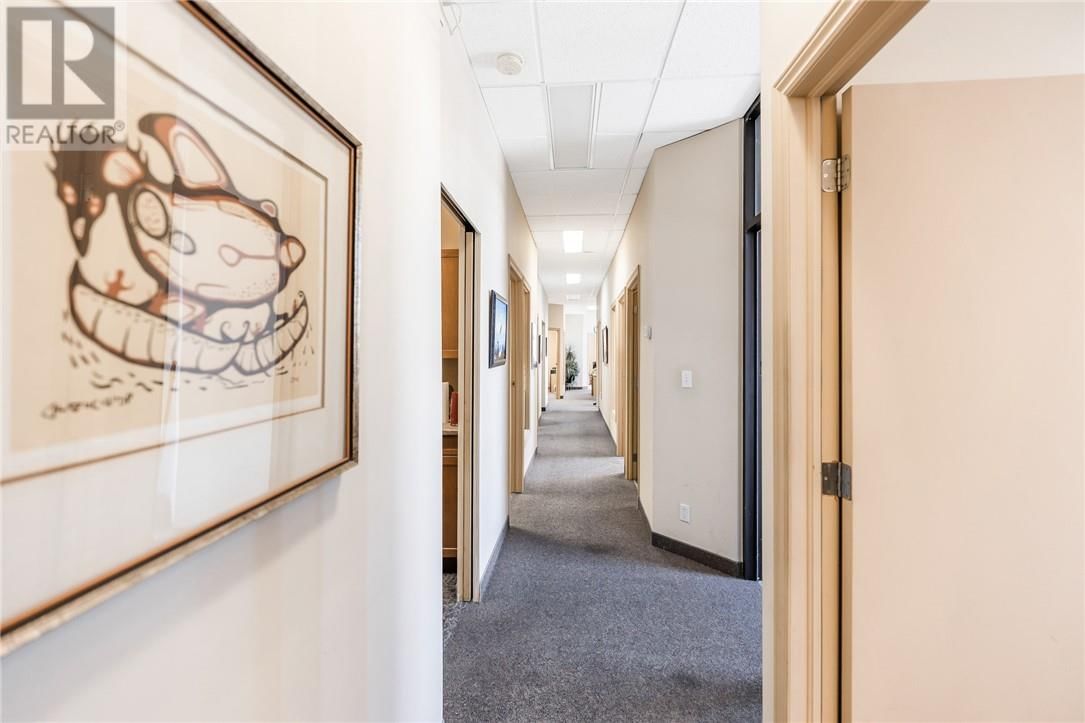 402 FROOD ROAD Image 34