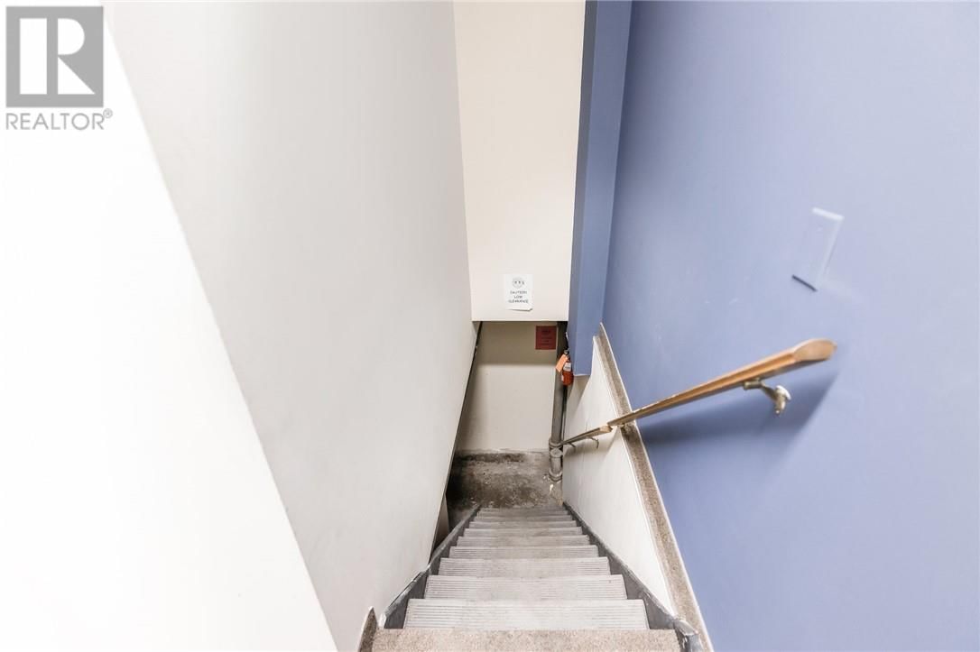 402 FROOD ROAD Image 35