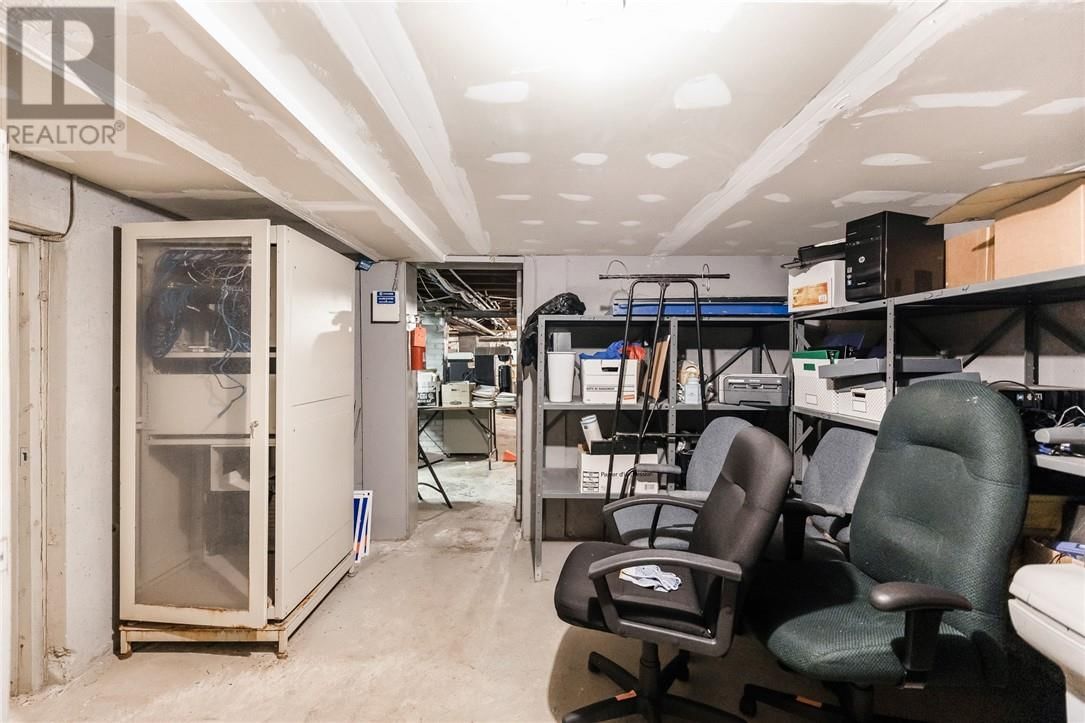 402 FROOD ROAD Image 42