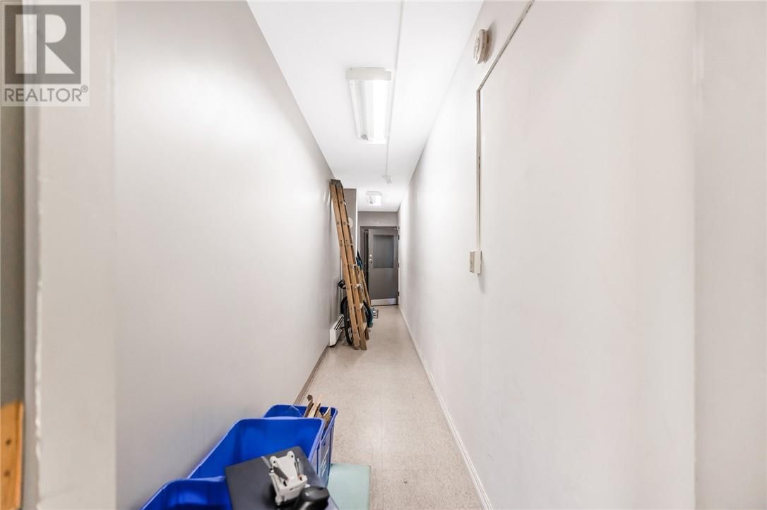 402 FROOD ROAD Image 43