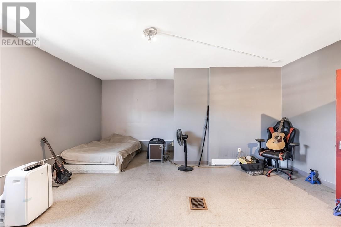 402 FROOD ROAD Image 45