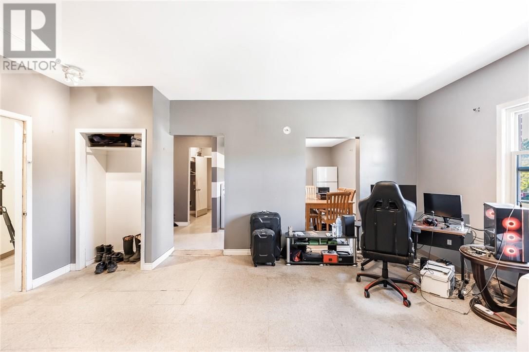 402 FROOD ROAD Image 46