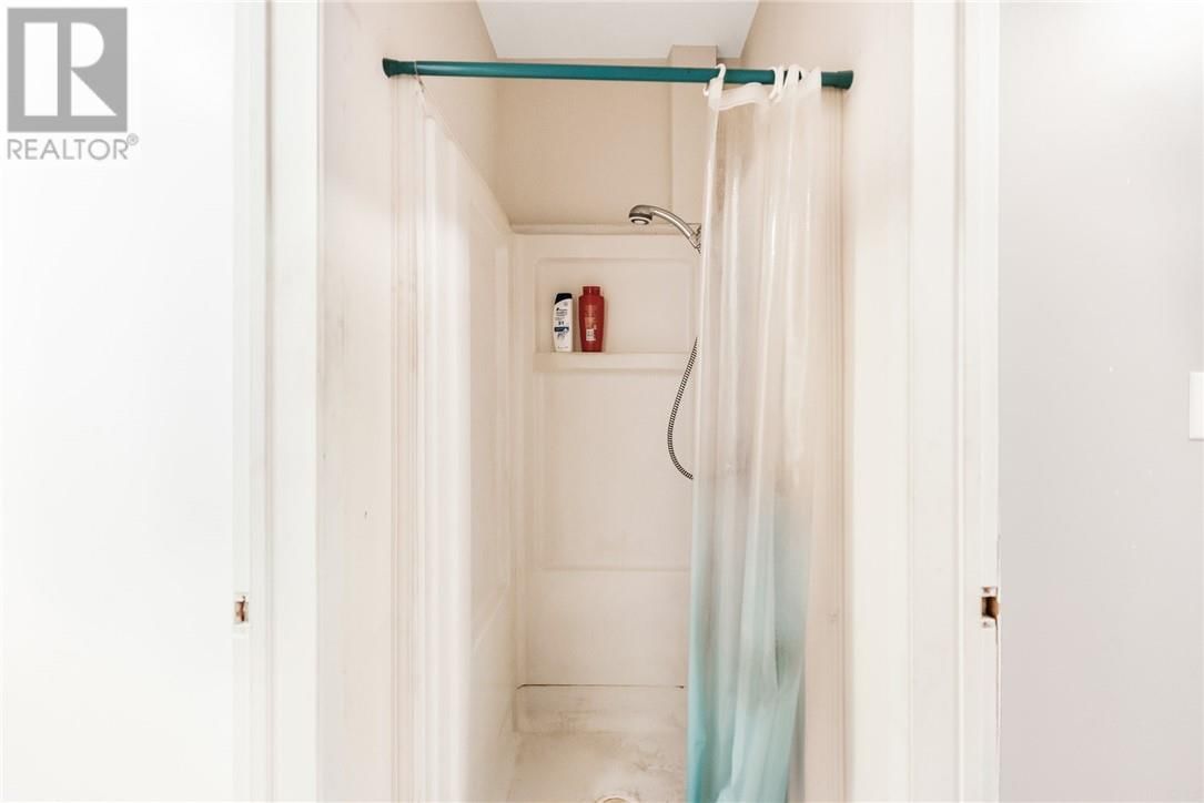 402 FROOD ROAD Image 50