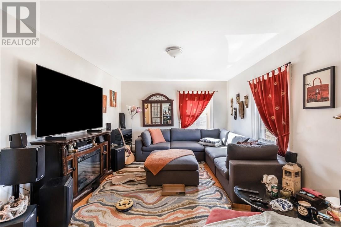 402 FROOD ROAD Image 62