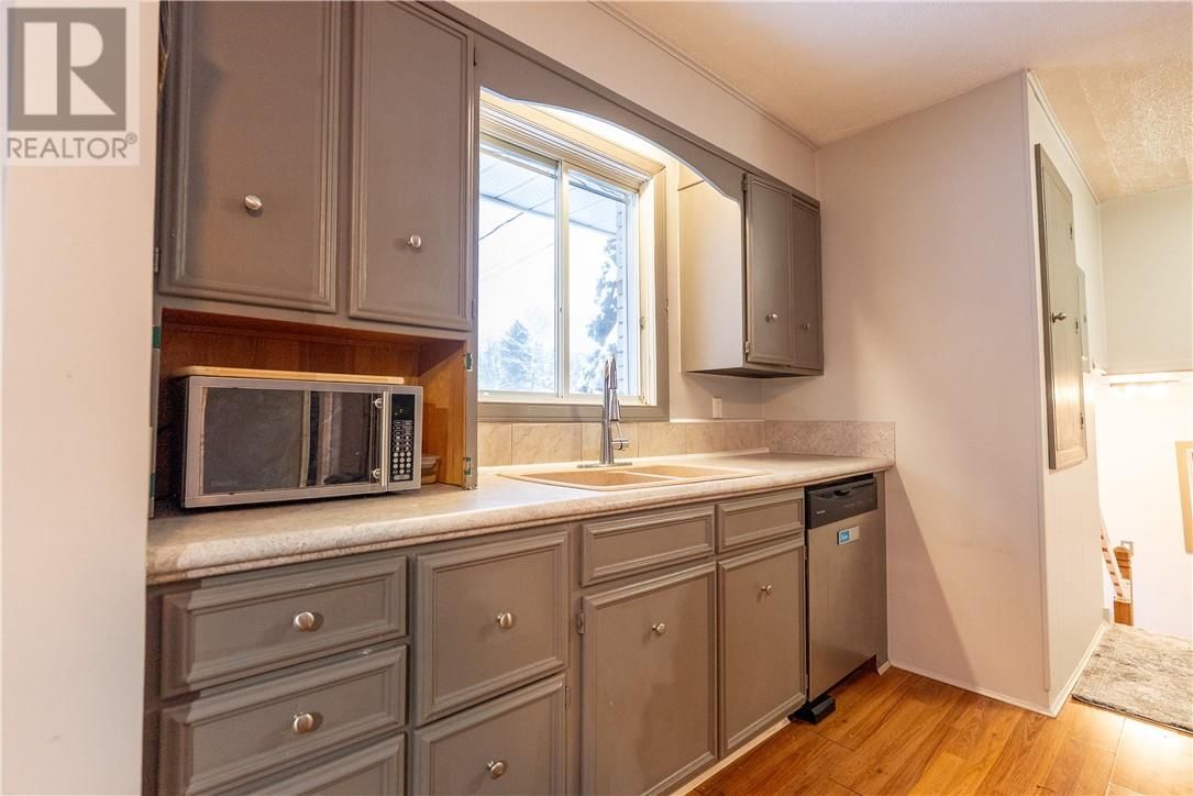 2434 BLYTH ROAD Image 18