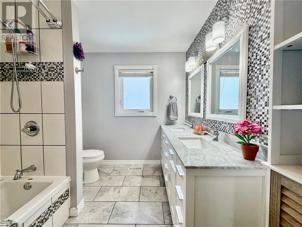 139 FORESTDALE DRIVE Image 44