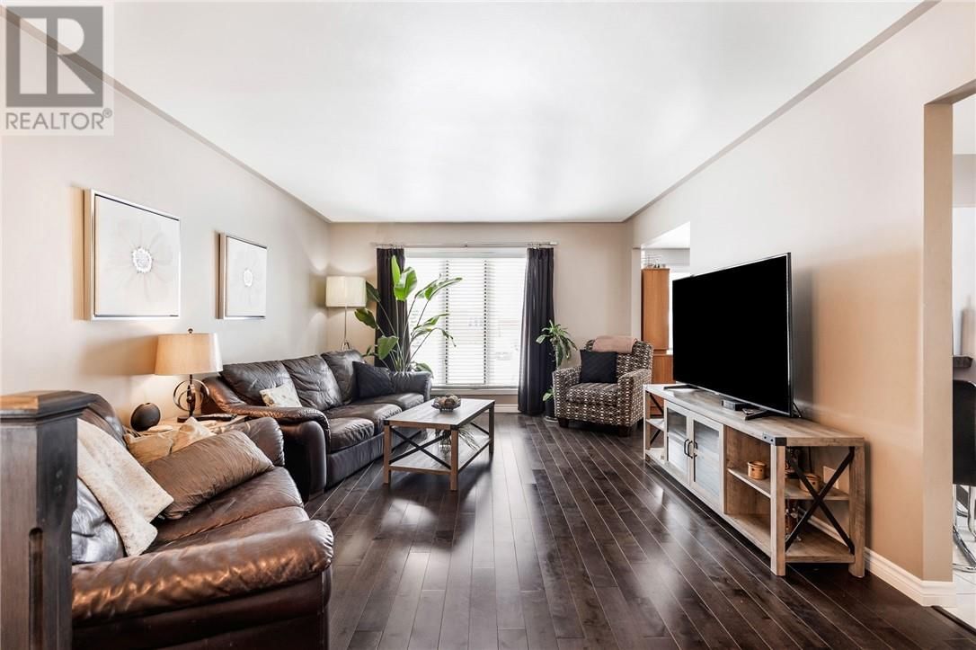 238 GOLD STREET Image 11