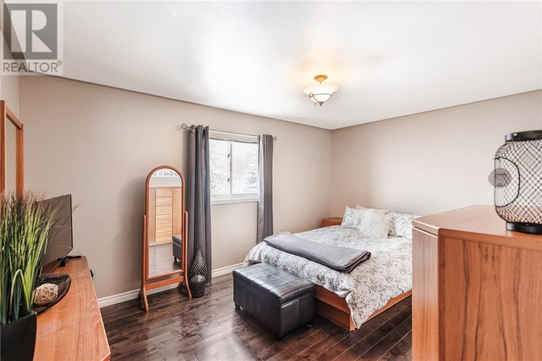 238 GOLD STREET Image 27