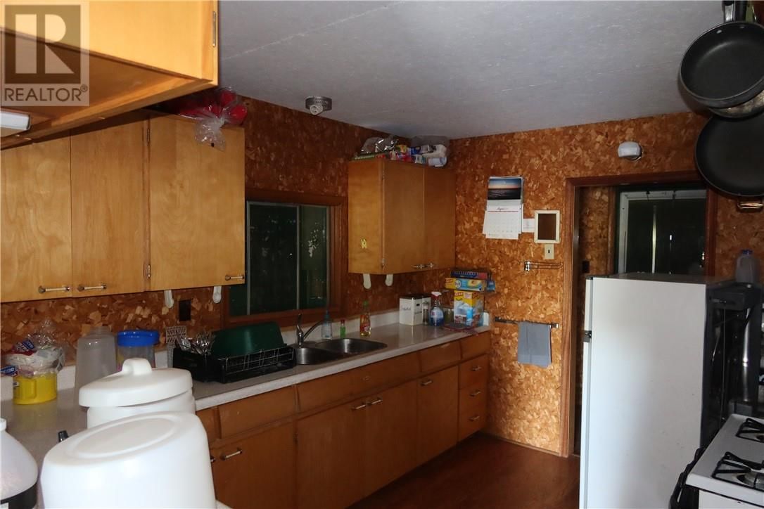 418 THREE NARROW LAKE Image 10