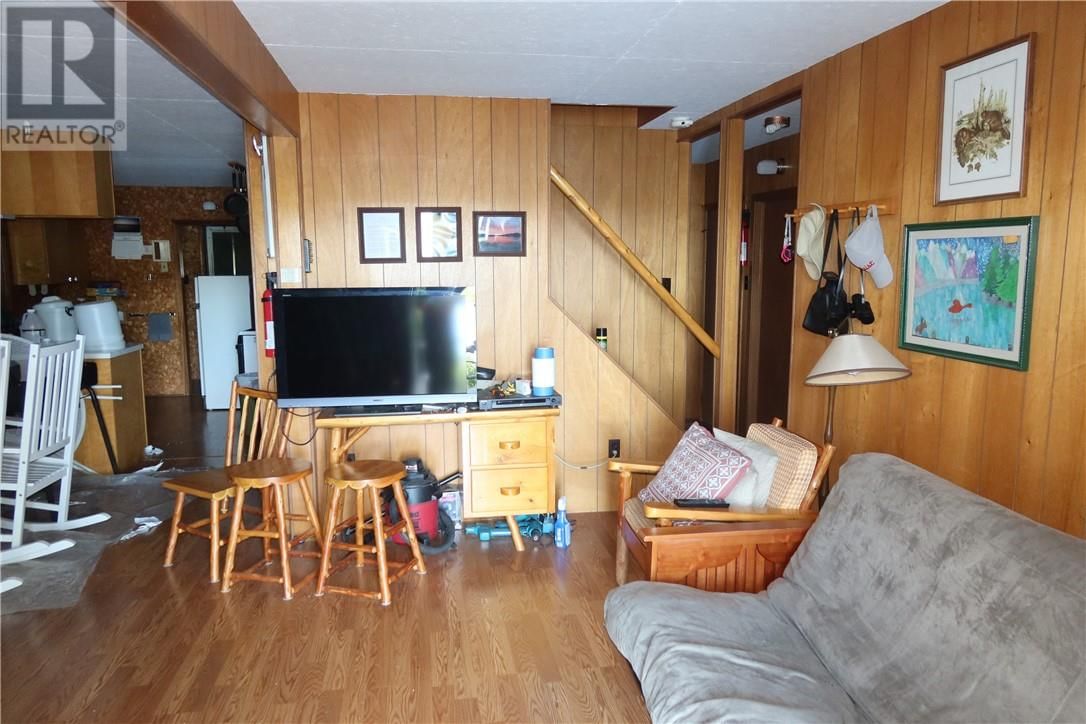 418 THREE NARROW LAKE Image 11