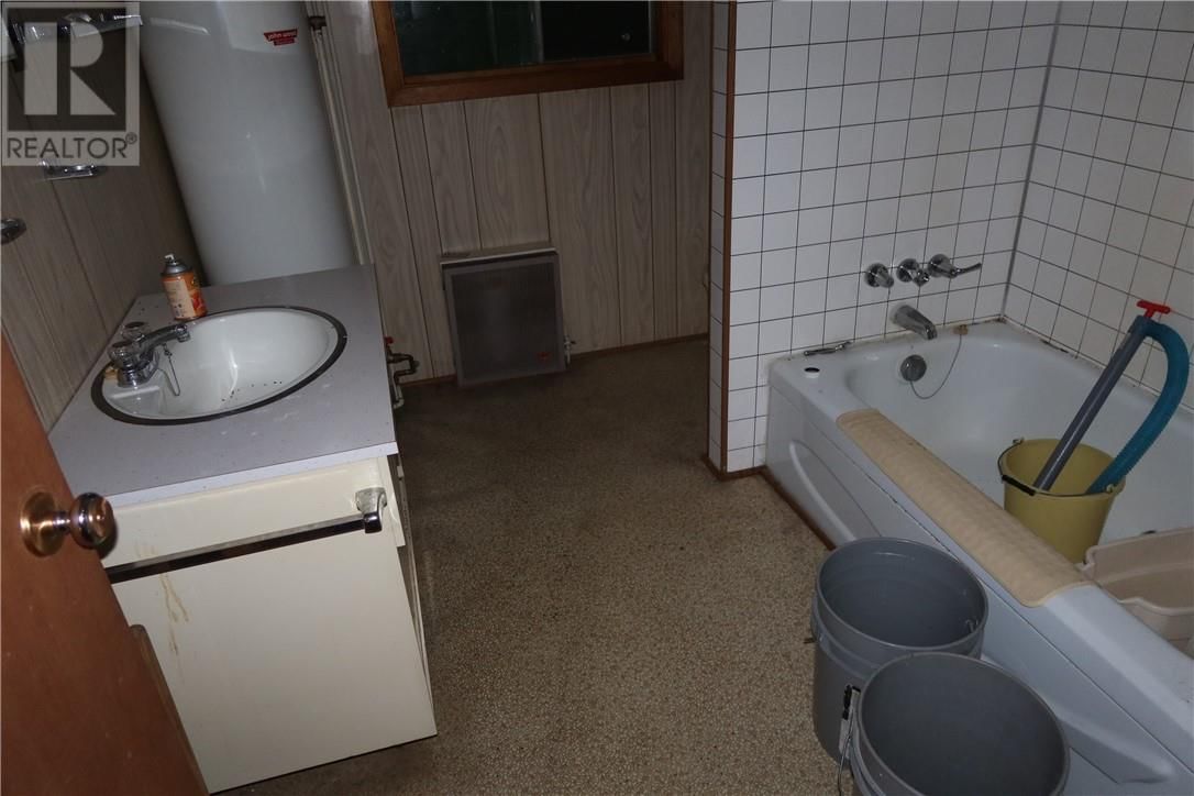 418 THREE NARROW LAKE Image 12