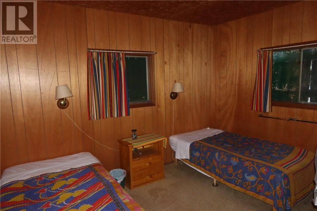 418 THREE NARROW LAKE Image 14