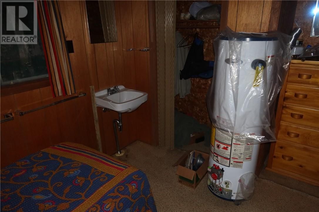 418 THREE NARROW LAKE Image 18