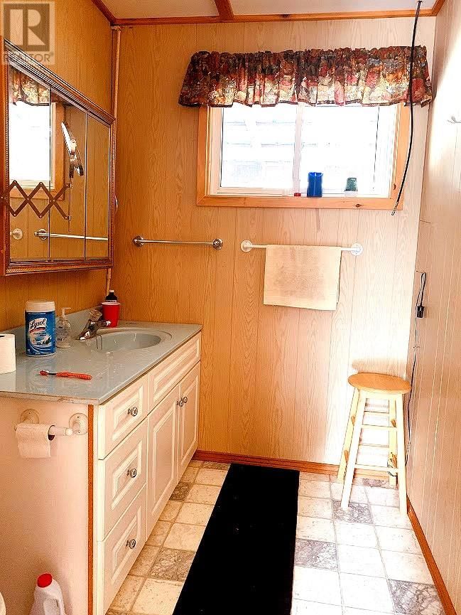 494 WALKHOUSE ROAD Image 16