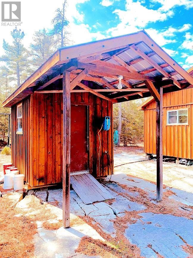 494 WALKHOUSE ROAD Image 22