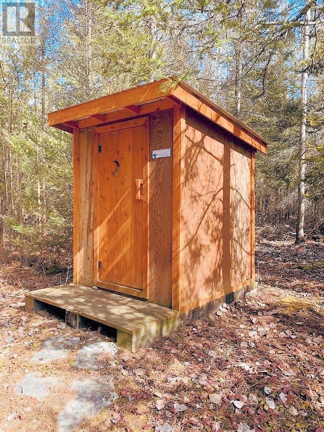 494 WALKHOUSE ROAD Image 25