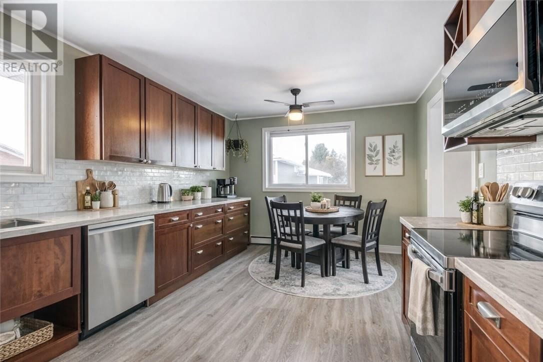 130 MAIN STREET Image 13