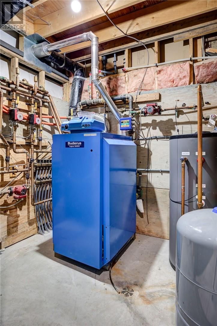 A - 125 MAGILL STREET Image 24