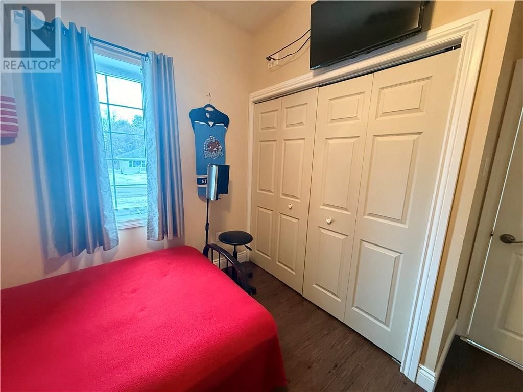 7 CONFEDERATION STREET Image 16