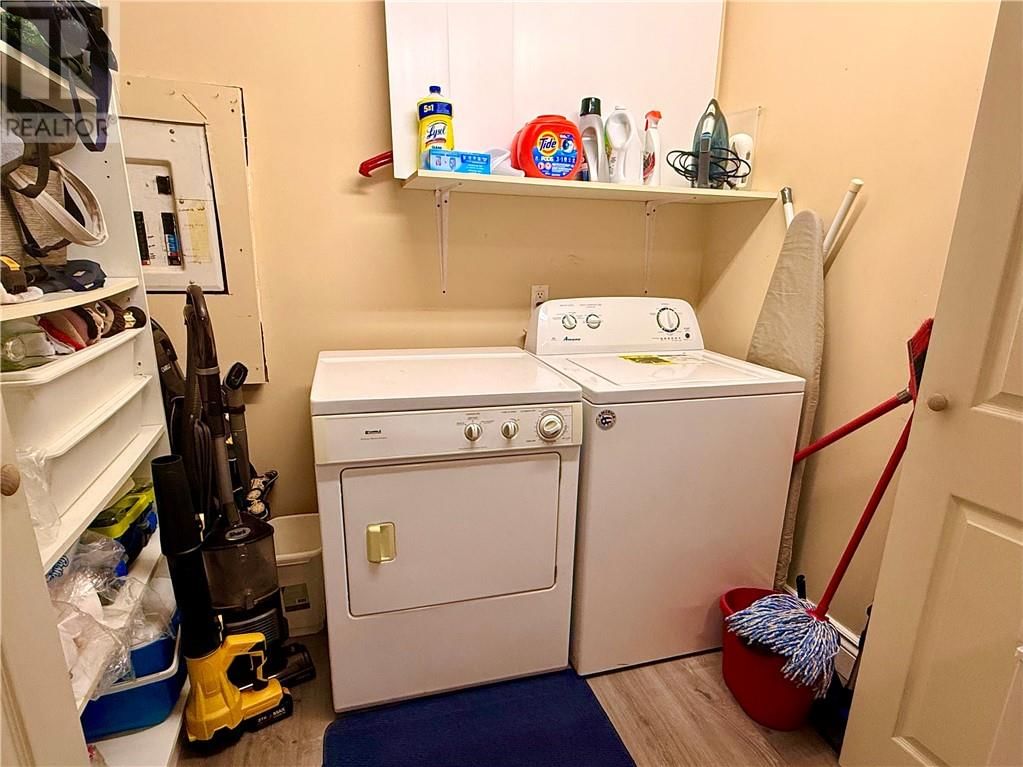 7 CONFEDERATION STREET Image 17