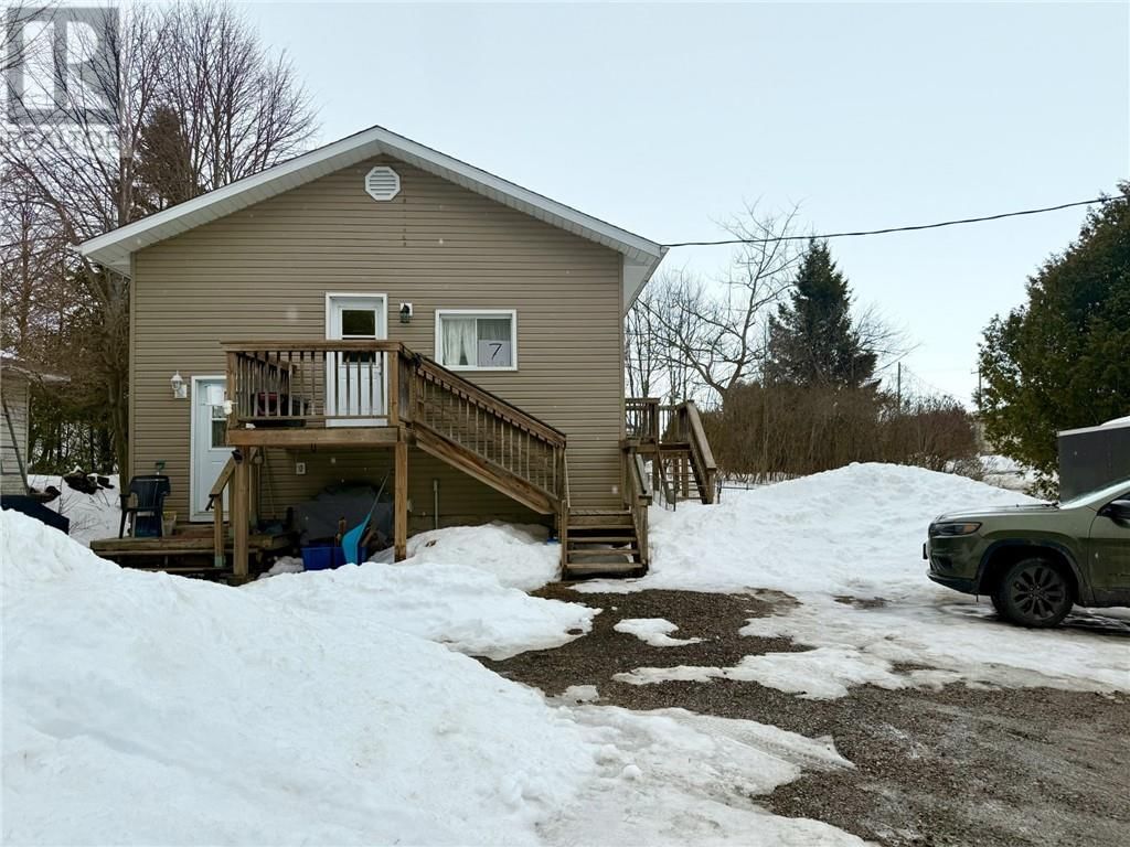 7 CONFEDERATION STREET Image 20