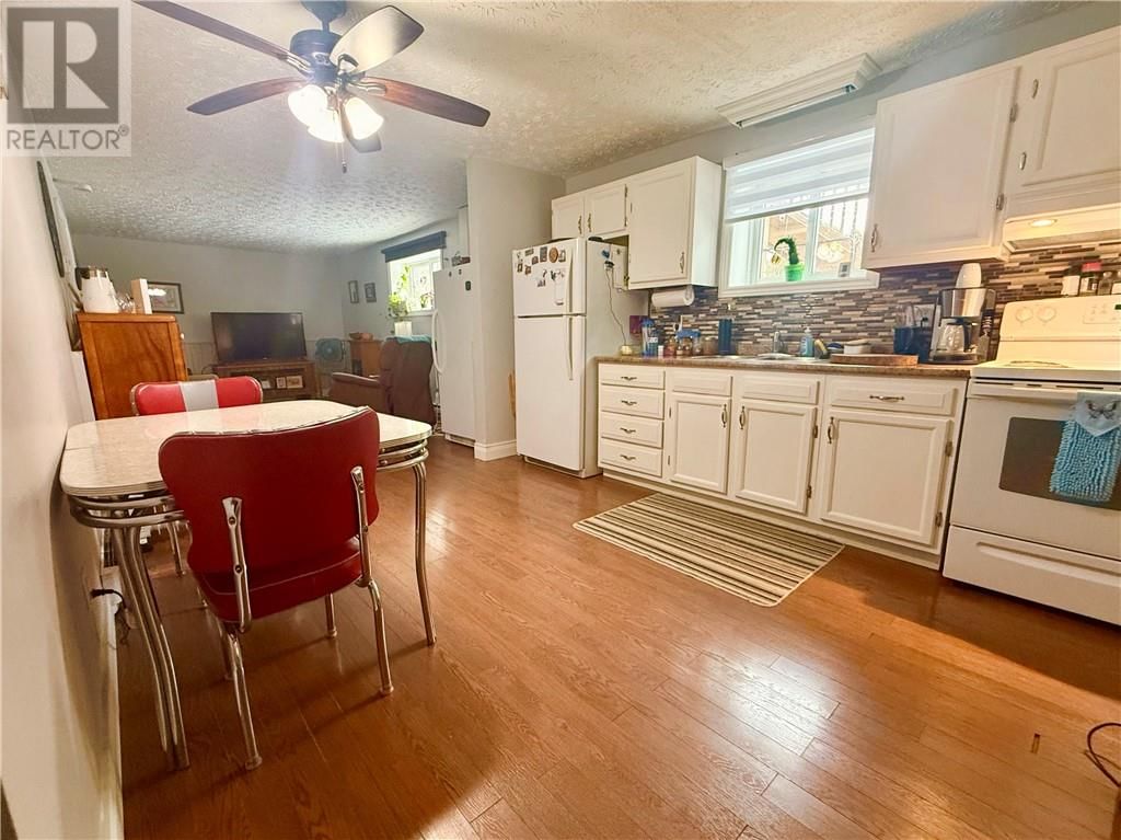 7 CONFEDERATION STREET Image 24