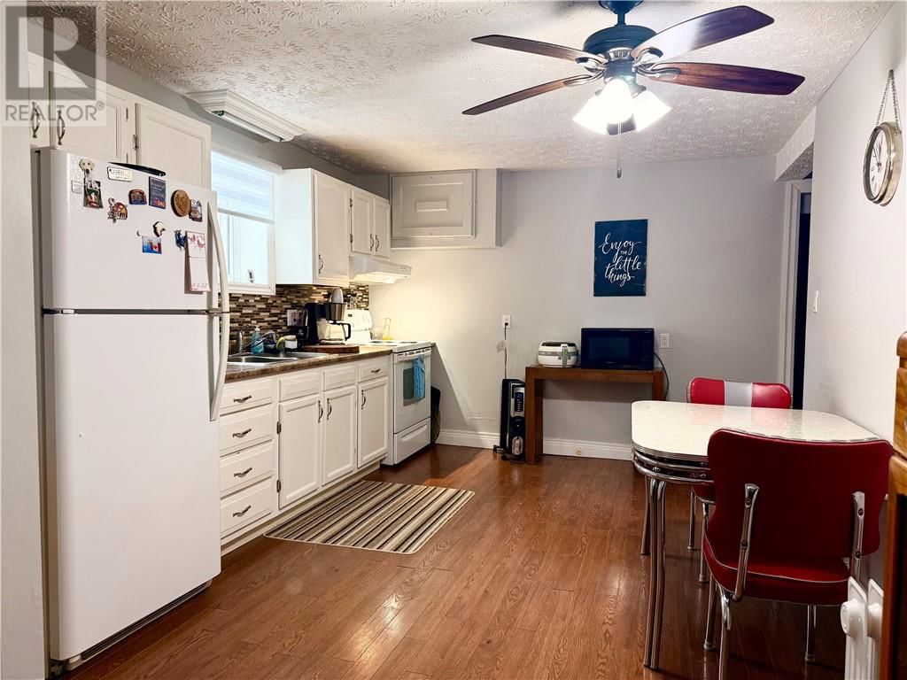 7 CONFEDERATION STREET Image 25