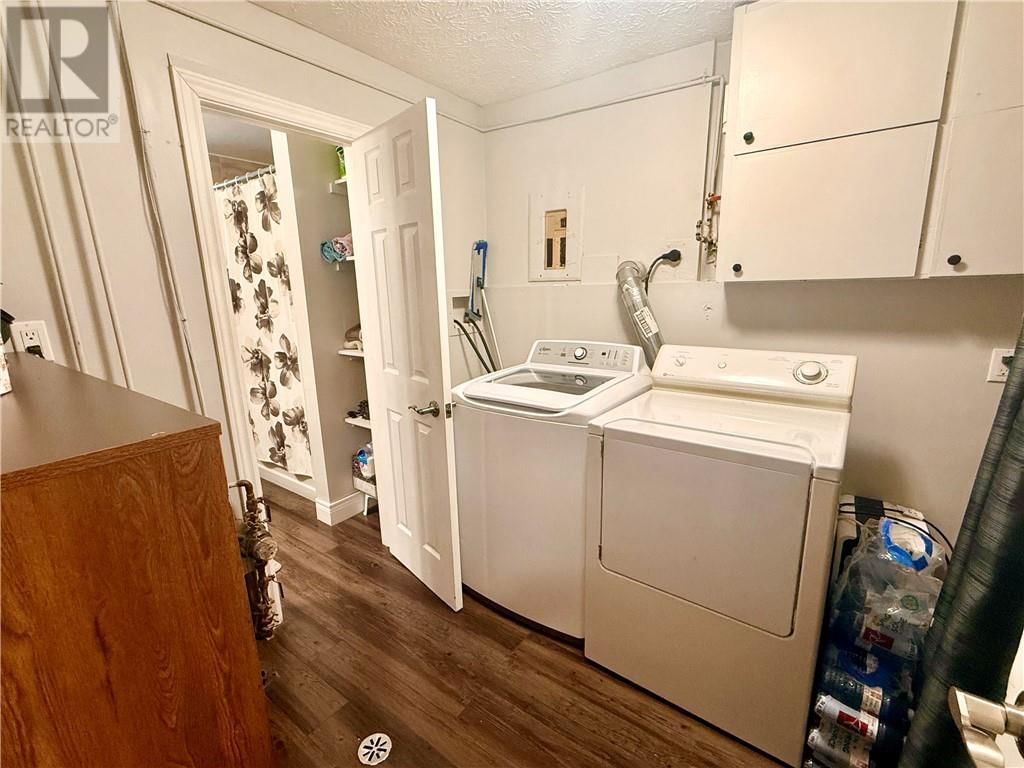 7 CONFEDERATION STREET Image 31