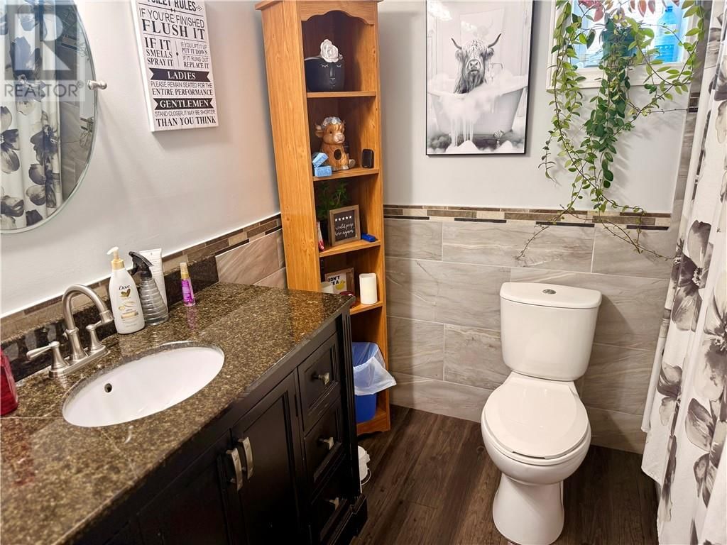 7 CONFEDERATION STREET Image 32